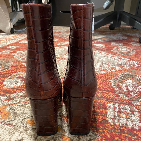 Faux Alligator Print Heeled Boots - Picture 3 of 4